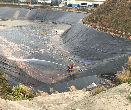 红山废水池清理