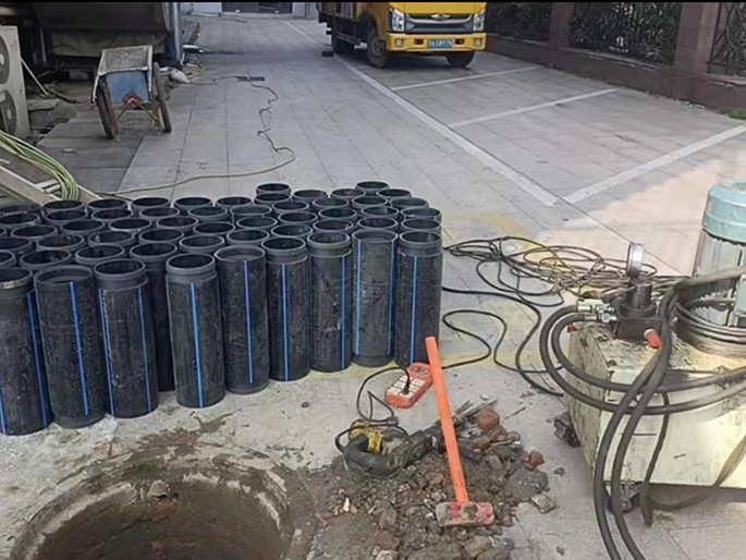 红山PE置换管厂家 DN315置换管 非开挖管短管置换